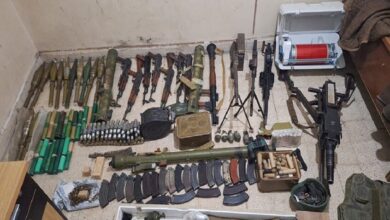 الجيش اللبناني يضبط مخزن أسلحة داخل شقة في بعلبك