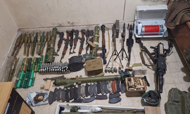 الجيش اللبناني يضبط مخزن أسلحة داخل شقة في بعلبك