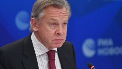 سيناتور روسي: أوروبا غير مستعدة للحرب مع روسيا لكنها عالقة في نهج ما قبل الصراع