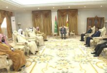 الرئيس الموريتاني يستقبل إمام الحرم المدني أحمد الحذيفي في نواكشوط