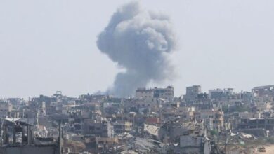 تصعيد إسرائيلي في غزة: غارات جوية وقصف مدفعي على شرق وجنوب القطاع