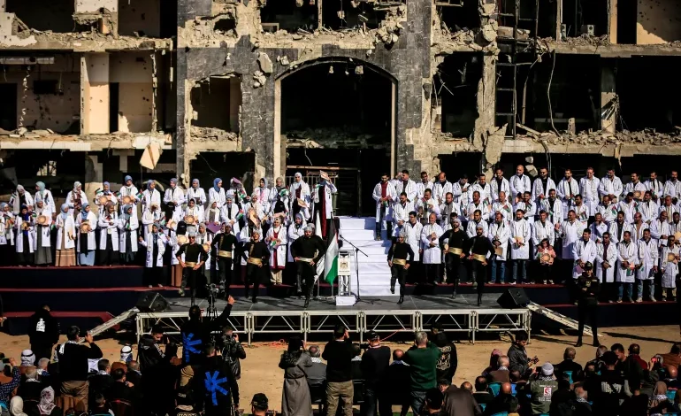 غزة: تخرّج 168 طبيبًا بشهادة البورد الفلسطيني داخل مجمع الشفاء المدمر