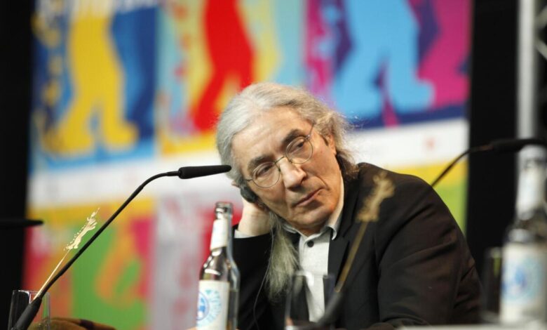 بوعلام صنصال: "الجزائريون لا يعرفون من يحكمهم".. وانتقادات حادة للنظام عقب قضية كريستوف غليز 1 بوعلام صنصال: "الجزائريون لا يعرفون من يحكمهم".. وانتقادات حادة للنظام عقب قضية كريستوف غليز