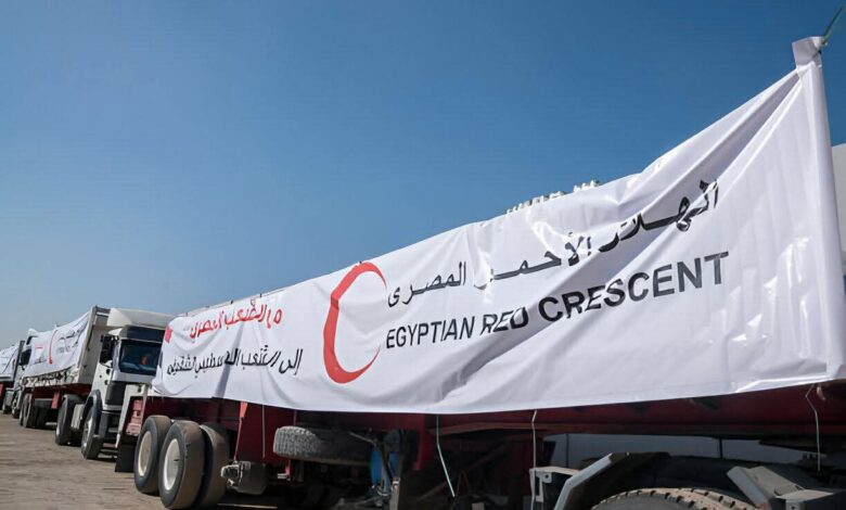 مصر..إطلاق قافلة زاد العزة الـ84 بحمولة 280 ألف مواد غذائية و55 ألف قطعة ملابس