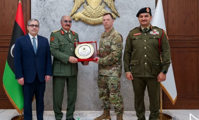 ليبيا-بنغازي.. حفتر يستقبل قائد «أفريكوم» لبحث التعاون الأمني والعسكري مع واشنطن