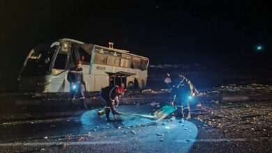إصابة 37 شخصاً في انقلاب حافلة نقل مسافرين جنوب شرق الجزائر