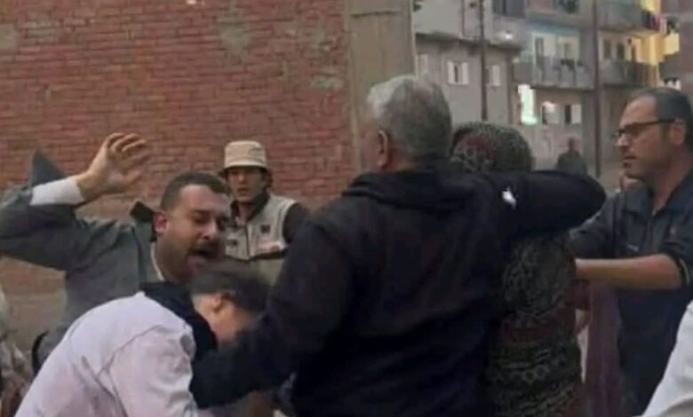 مصر :القبض على صاحب مقهى وأسرته بتهمة الاعتداء على طالبة جامعية