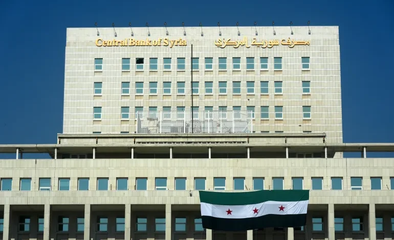 سوريا تطلق عملية استبدال العملة مطلع 2026 ضمن إصلاح نقدي شامل