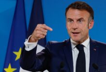 الرئيس الفرنسي: الاقتصاد الروسي بدأ يعاني بعد عقوباتنا الأخيرة والعقوبات الأميركية