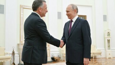 الكرملين يحدد موعد لقاء بوتين وويتكوف ويحذّر من تصعيد أوكراني 7 الكرملين يحدد موعد لقاء بوتين وويتكوف ويحذّر من تصعيد أوكراني