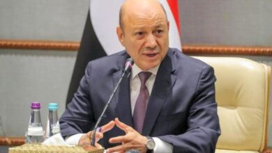 رئيس مجلس القيادة اليمني رشاد العليمي: إجراءات المجلس "الانتقالي الجنوبي" تهدد العملية السياسية في اليمن