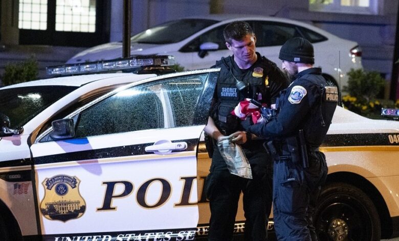 مقـ.تل شخص وإصابة آخر في إطلاق نار بجامعة ولاية كنتاكي 1 مقـ.تل شخص وإصابة آخر في إطلاق نار بجامعة ولاية كنتاكي