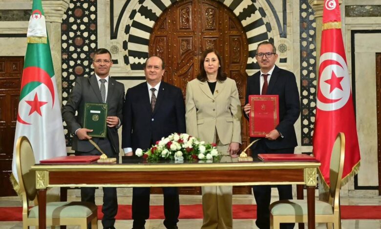 توافق اقتصادي سياسي بين الجزائر وتونس خلال الدورة 23 للجنة المشتركة للتعاون 1 توافق اقتصادي سياسي بين الجزائر وتونس خلال الدورة 23 للجنة المشتركة للتعاون