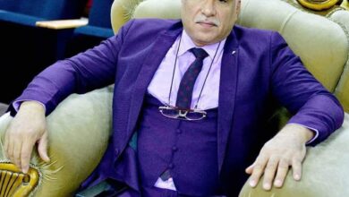 جهاز الامن العراقي يعتقل استاذ في جامعة واسط؛ بعد أن ظهر بمقطع فيديو، ادعى فيه قيادة "تجمع ثوري" لقلب نظام الحكم 2 جهاز الامن العراقي يعتقل استاذ في جامعة واسط؛ بعد أن ظهر بمقطع فيديو، ادعى فيه قيادة "تجمع ثوري" لقلب نظام الحكم