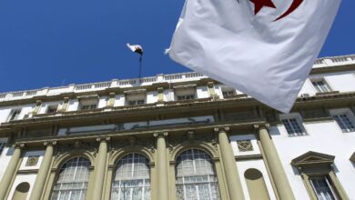 بعد إعلان المقاطعة... الأحزاب الجزائرية تتهيأ للانتخابات النيابية 3 بعد إعلان المقاطعة... الأحزاب الجزائرية تتهيأ للانتخابات النيابية