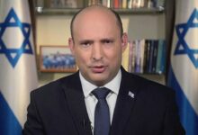 قراصنة إيرانيون يعلنون اختراق هاتف رئيس الوزراء الإسرائيلي السابق نفتالي بينيت