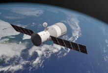 إيران تعلن خططاً لإطلاق أول قمر صناعي من قاعدة جابهار الفضائية