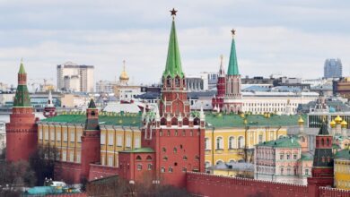 الكرملين يتهم كييف بمحاولة استهداف مقر إقامة بوتين ويصفها بعمل إرهـ.ابي 3 الكرملين يتهم كييف بمحاولة استهداف مقر إقامة بوتين ويصفها بعمل إرهـ.ابي