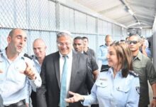 بطلب من بن غفير.. إسرائيل تبحث إنشاء سجن أمني جديد مع خندق مائي يحوي تمساحاً