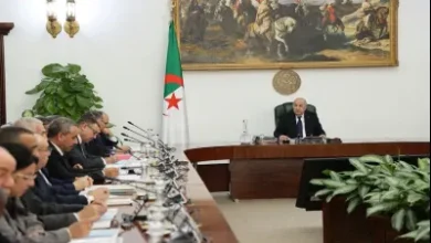 الحكومة الجزائرية تقرر زيادات في الأجر القاعدي ومنحة البطالة والتقاعد