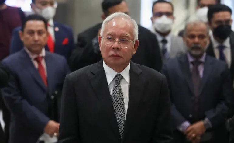 محكمة ماليزية تصدر حكمها في قضية فساد كبرى بحق نجيب رزاق