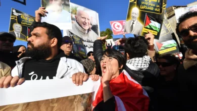 تونس: مظاهرة جديدة تطالب بالإفراج عن المعتقلين السياسيين ورفع القيود على الحريات
