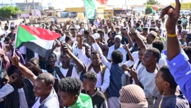 مظاهرات مؤيدة للجيش السوداني وتحذيرات من تفاقم أزمة المياه بسبب الحرب 3 مظاهرات مؤيدة للجيش السوداني وتحذيرات من تفاقم أزمة المياه بسبب الحرب