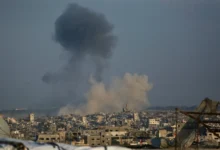 غارات إسرائيلية وقصف مدفعي شرقي غزة خرقًا لاتفاق وقف إطلاق النار