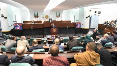 الجزائر.. نائب برلماني يحمل أبناء المسؤولين والأثرياء مسؤولية حوادث المرور