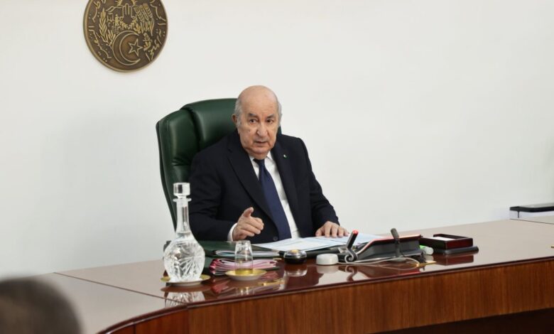 الرئيس الجزائري يأمر بتأجيل التعديل التقني للدستور