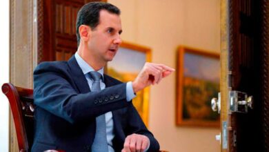 تحقيق: شخصيات مقربة من الأسد تموّل محاولات لزعزعة الحكومة السورية الجديدة