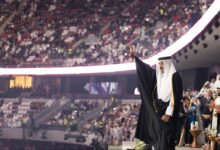 أمير قطر يهنئ فلسطين بعد فوزها المفاجئ على منتخب قطر في افتتاح كأس العرب