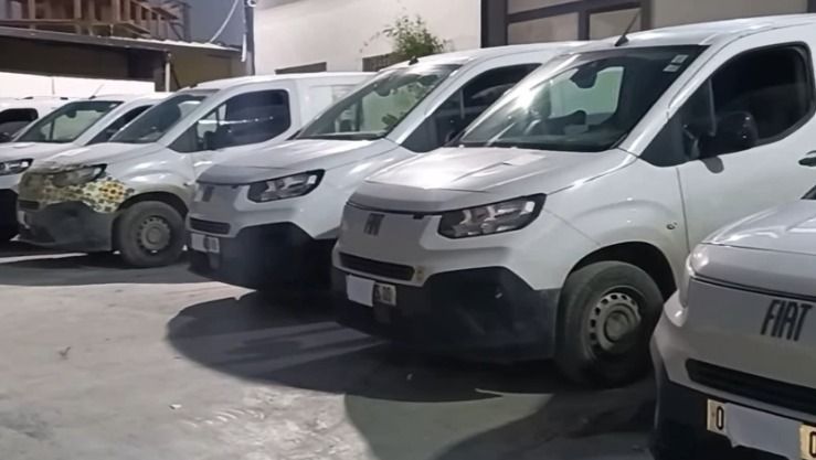 الجزائر.. توقيف شاب في البليدة بعد إعادة بيع 100 سيارة "فيات" بطريقة غير قانونية 1 الجزائر.. توقيف شاب في البليدة بعد إعادة بيع 100 سيارة "فيات" بطريقة غير قانونية