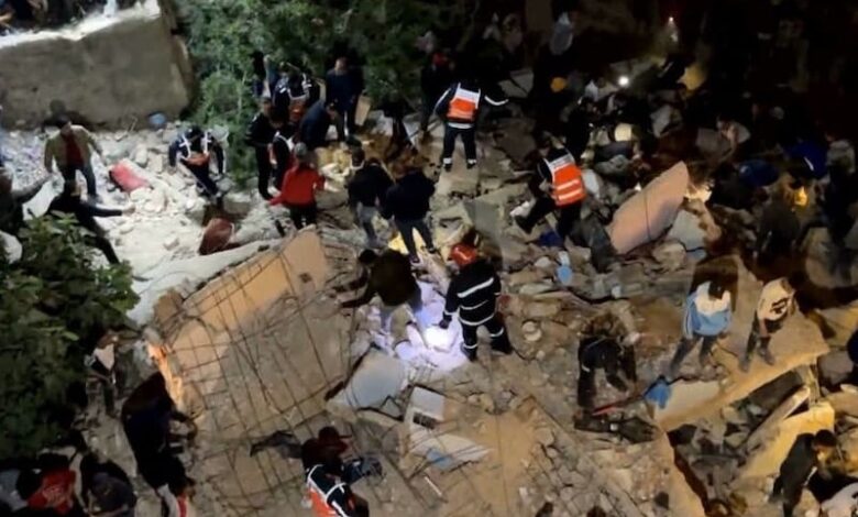 المغرب: ارتفاع حصيلة ضحايا انهيار منزلين بفاس إلى 22 قتـ. ـيلا و16 مصابا 1 المغرب: ارتفاع حصيلة ضحايا انهيار منزلين بفاس إلى 22 قتـ. ـيلا و16 مصابا