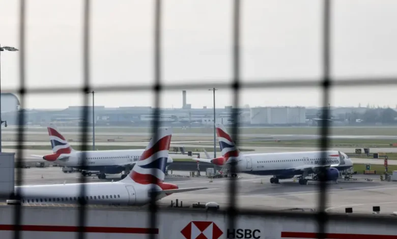 بريطانيا.. حادث أمني في موقف سيارات بمطار هيثرو بلندن 1 بريطانيا.. حادث أمني في موقف سيارات بمطار هيثرو بلندن