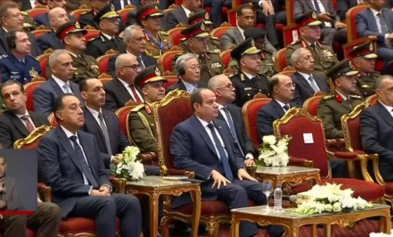 السيسي يشاهد عرض مدفع "K9A1EGY" بمواصفات كورية-مصرية في إيديكس 2025