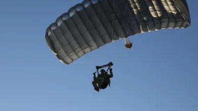 إسبانيا ترصد استخدام الطائرات الشراعية لعبور المهاجرين نحو سبتة ومليلية