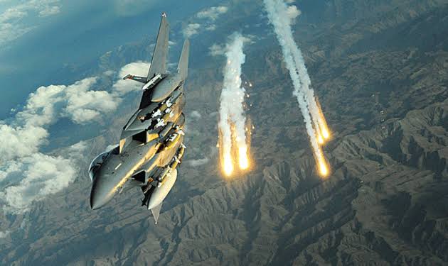 الولايات المتحدة تشن غارات جوية واسعة على مواقع لتنظيم داعش في سوريا