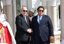 الرئيس الجزائري يعزّي المنفي في وفاة رئيس أركان الجيش الليبي بحادث تحطم طائرة