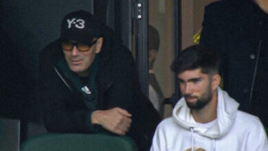 زين الدين زيدان يحضر مباراة الجزائر ضد السودان لدعم ابنه لوكا ويشهد فوز "الخضر" 3-0