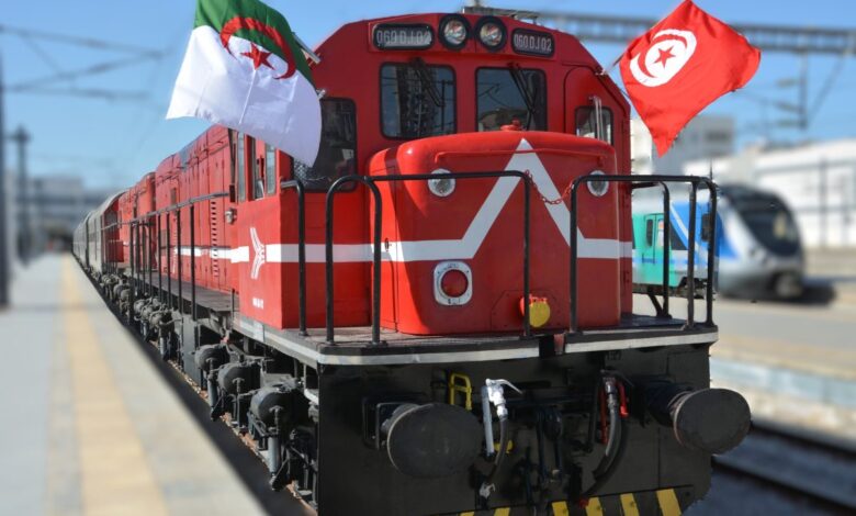 الشركة الوطنية للسكك الحديدية الجزائرية توضّح شروط السفر نحو تونس عبر القطار الدولي 1 الشركة الوطنية للسكك الحديدية الجزائرية توضّح شروط السفر نحو تونس عبر القطار الدولي