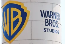 نتفليكس تستحوذ على Warner Bros في أكبر صفقة بتاريخ صناعة الترفيه