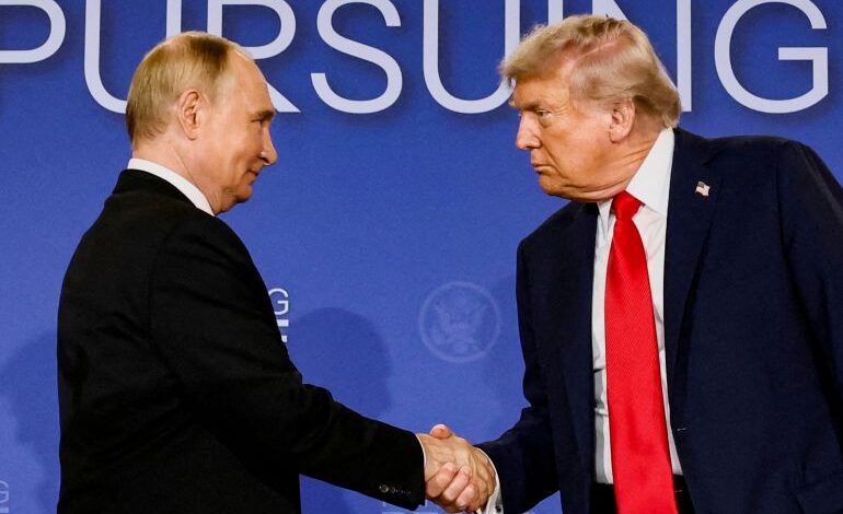 ترامب يشكك في قدرته على إقناع بوتين خلال أول اتصالاتهما بعد عودته للرئاسة 1 ترامب يشكك في قدرته على إقناع بوتين خلال أول اتصالاتهما بعد عودته للرئاسة