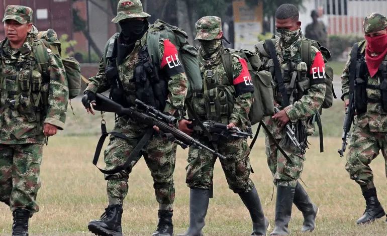 جماعة "جيش التحرير الوطني" الكولومبية تفرض حظر تجول 3 أيام في مناطق إنتاج الكوكايين 1 جماعة "جيش التحرير الوطني" الكولومبية تفرض حظر تجول 3 أيام في مناطق إنتاج الكوكايين