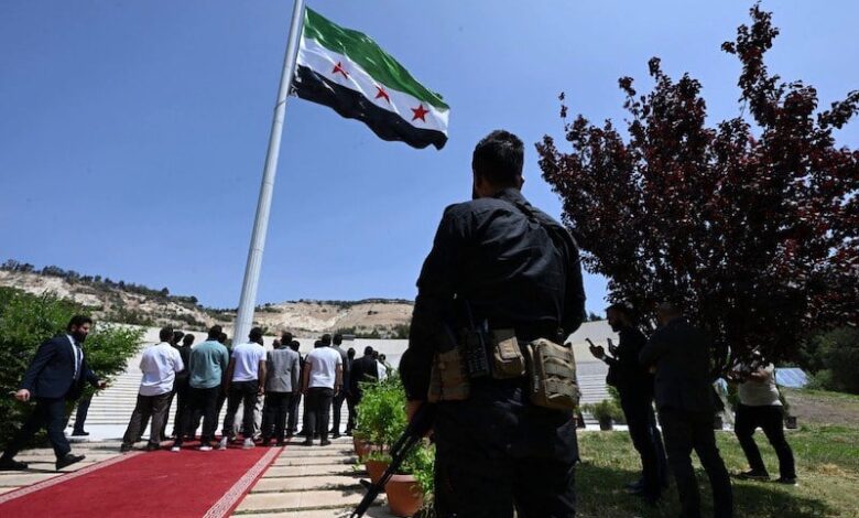 سوريا.. القبض على ضباط متهمين بانتهاكات جسيمة خلال النظام السابق