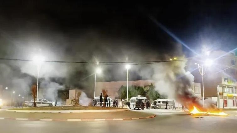 تونس.. إيقاف 21 شخصًا على خلفية احتجاجات القيروان بعد وفاة نعيم البريكي