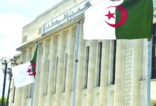 البرلمان الجزائري يصوت بالإجماع على قانون يجرم الاستعمار الفرنسي
