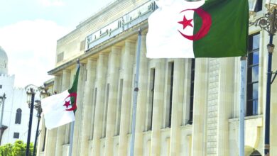 البرلمان الجزائري يصوت بالإجماع على قانون يجرم الاستعمار الفرنسي