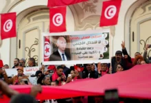 مظاهرة مؤيدة لقيس سعيد في تونس وسط تصاعد الاحتجاجات المعارضة