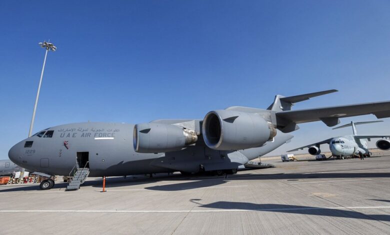 الصومال يقرّر حظر عبور الرحلات العسكرية الإماراتية عبر أجوائه